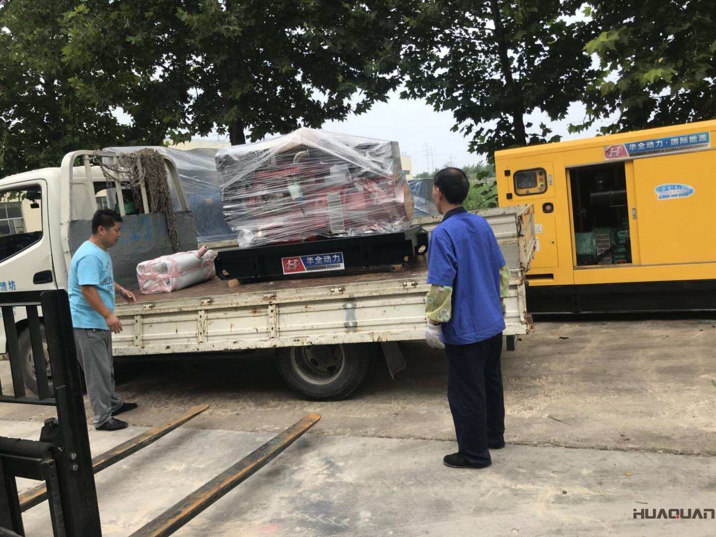 一臺15kw標配型柴油發電機組于9月25日發往北京