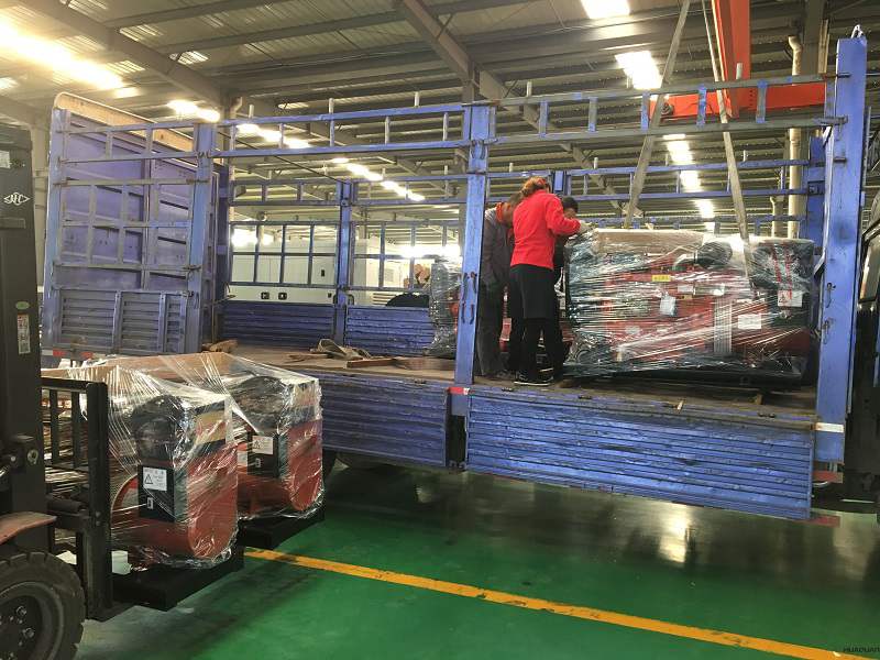 一臺(tái)150kw自動(dòng)化型柴油發(fā)電機(jī)組于10月4日發(fā)往河南