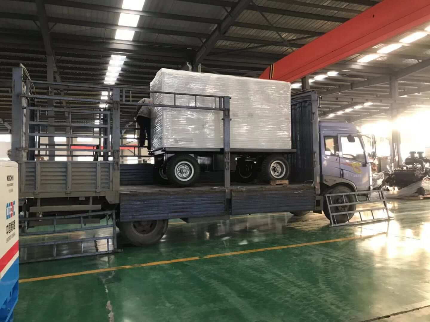 1月11日，耿先生從華全動力采購的400kw靜音式防雨棚柴油發(fā)電機(jī)組現(xiàn)已成功發(fā)往河北省